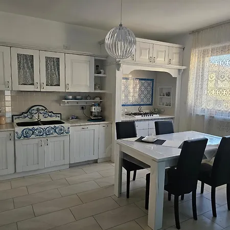 Blue Hole E Jacuzzi * Santeramo in Colle