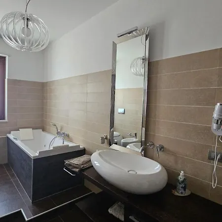 Blue Hole E Jacuzzi Apartamento Santeramo in Colle