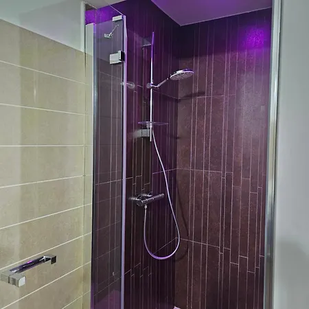 Blue Hole E Jacuzzi * Santeramo in Colle